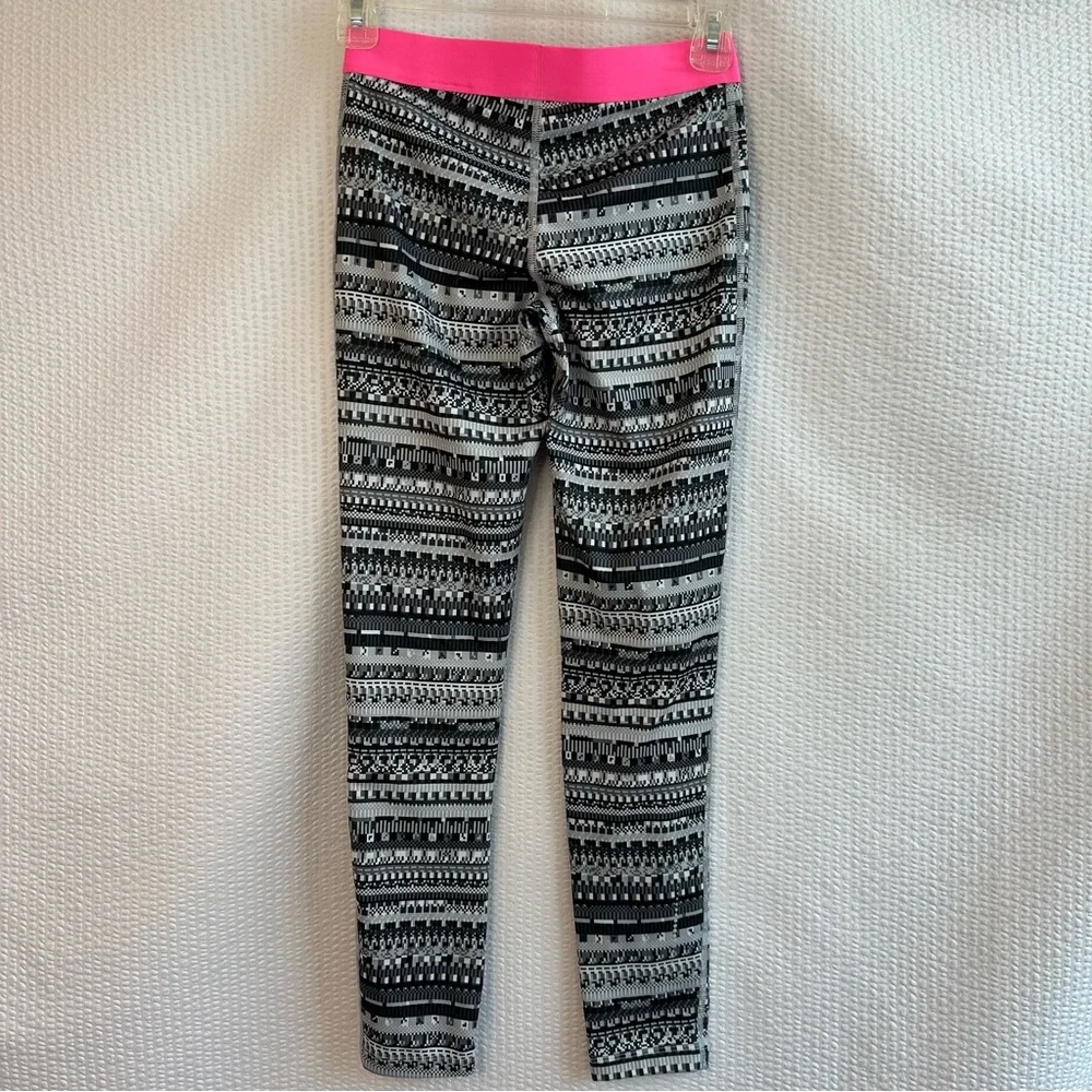 Nike Pro Girls Dri-FIT Printed Compression Athletic Leggings Youth Large Black